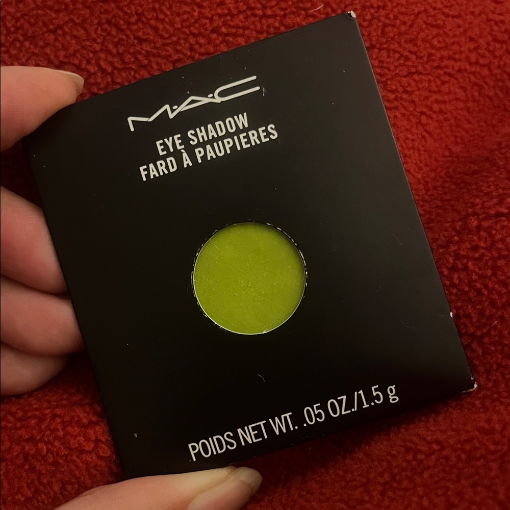 Whats the WiFi matte neon green eye shadow pro refill NWT